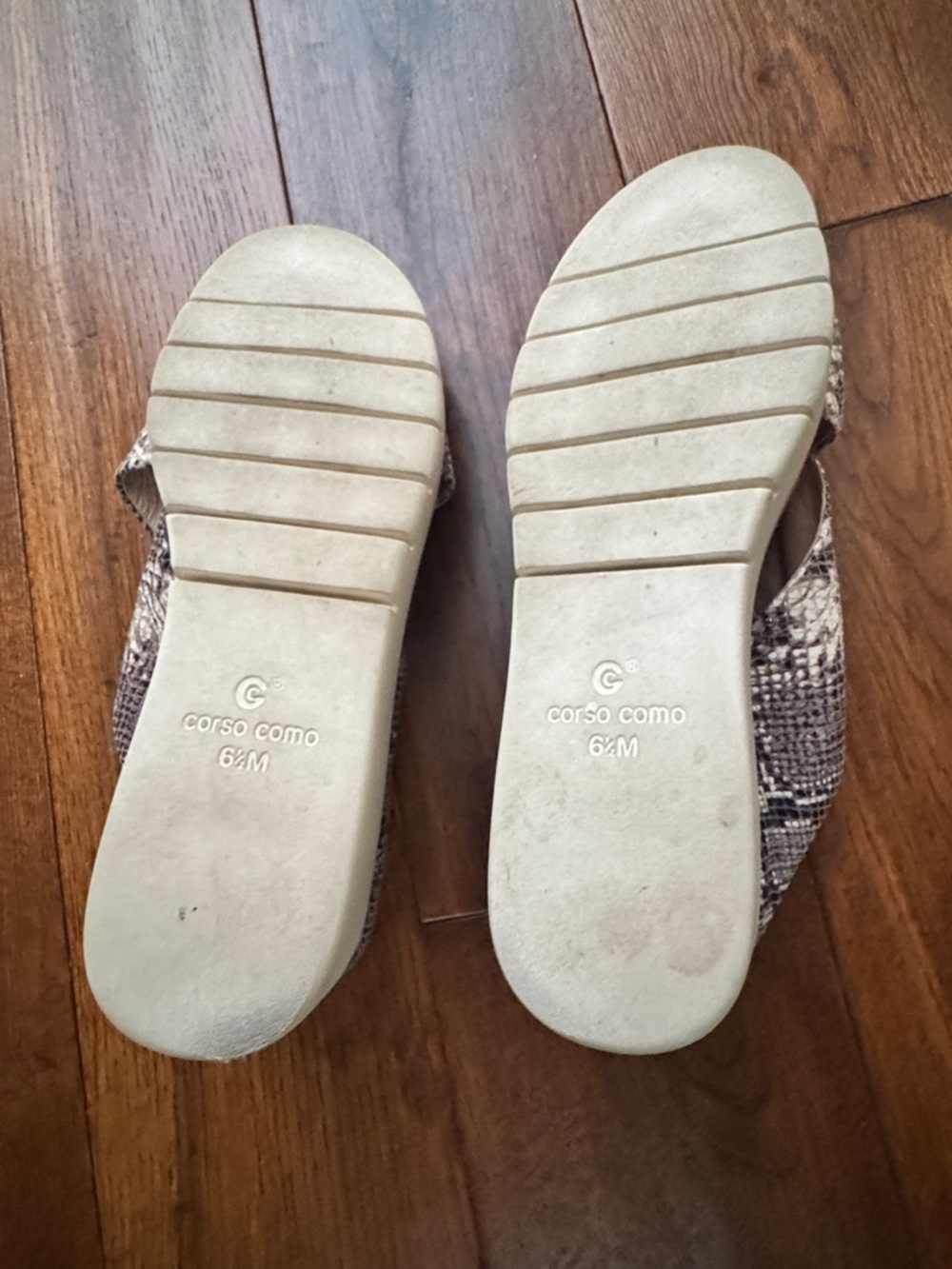 Women's Snake-Print Platform Slide Sandals - Grayish brown Size 6.5 - Picture 3 of 8